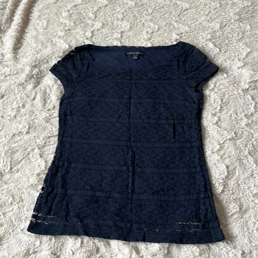 Banana Republic  Navy Blue Cap Sleeve Scoop Neck Lace Fully Lined Blouse Size 4